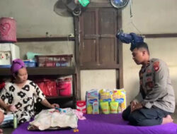 Kapolsek Ambawang Kunjungi Bayi yang Ditemukan di Desa Jawa Tengah dan Berikan Bantuan